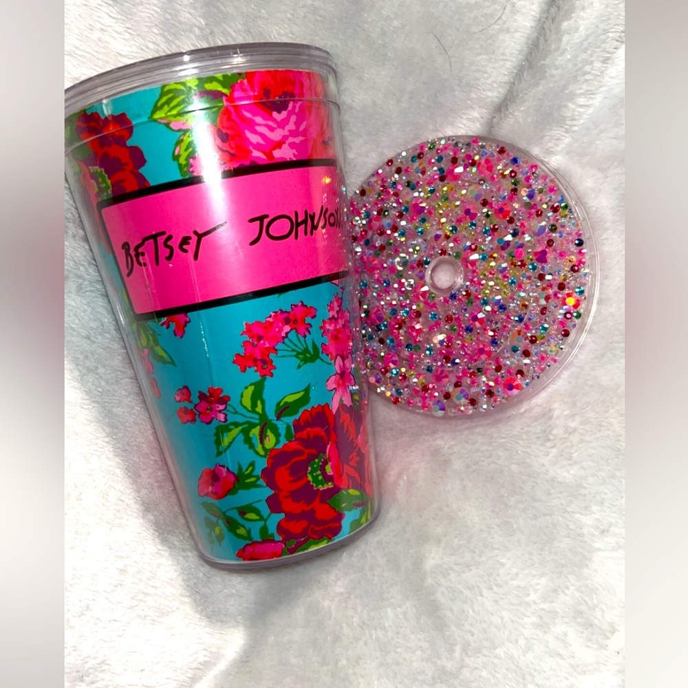Rhinestone lid Betsey johnson